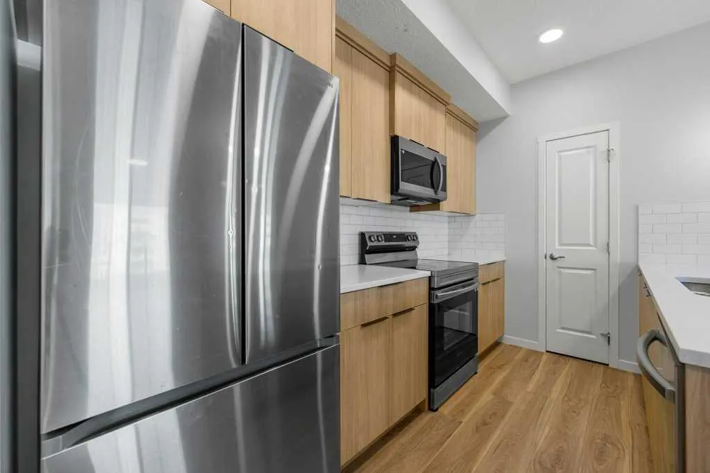 40 Carrington Plaza NW, #320