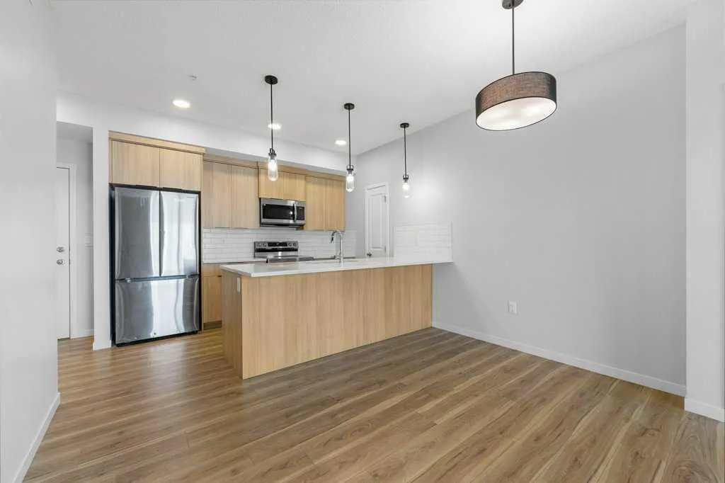 40 Carrington Plaza NW, #320