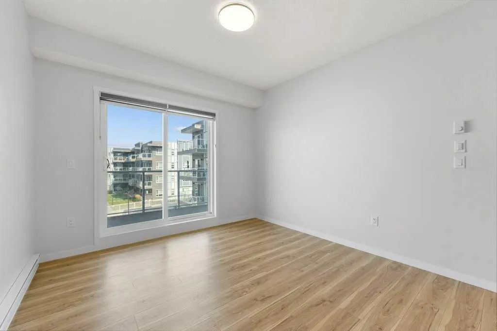 40 Carrington Plaza NW, #320