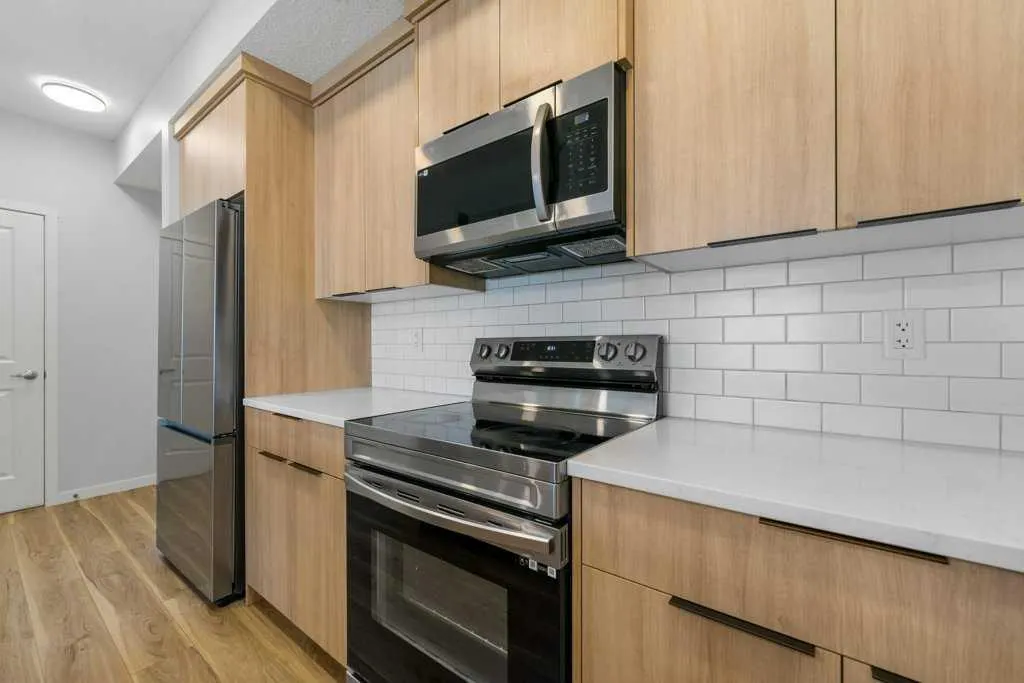 40 Carrington Plaza NW, #320