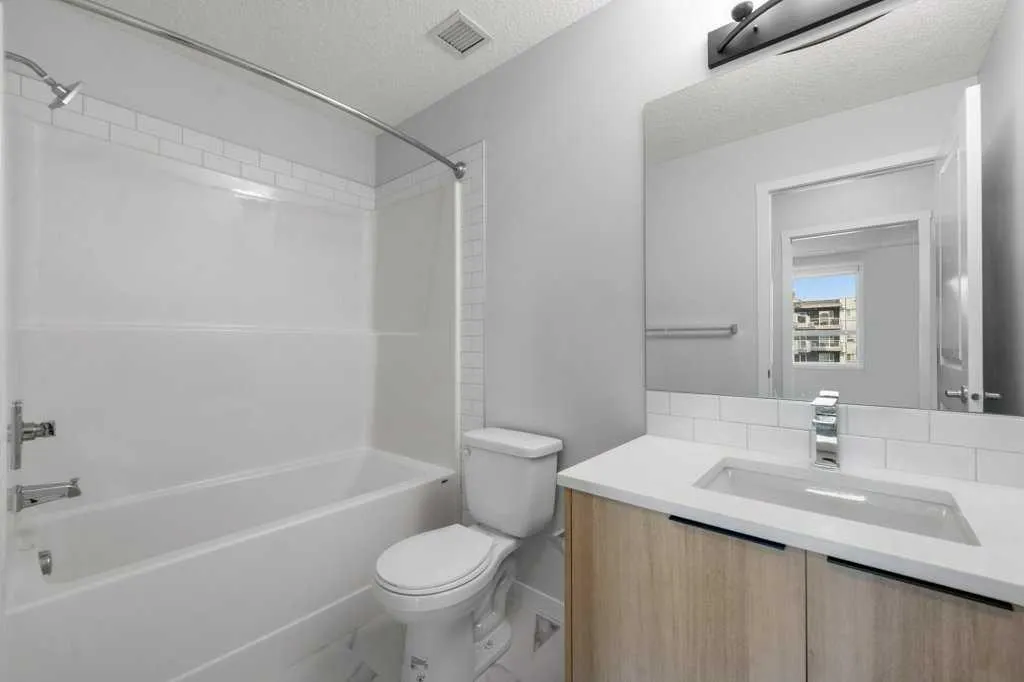 40 Carrington Plaza NW, #320