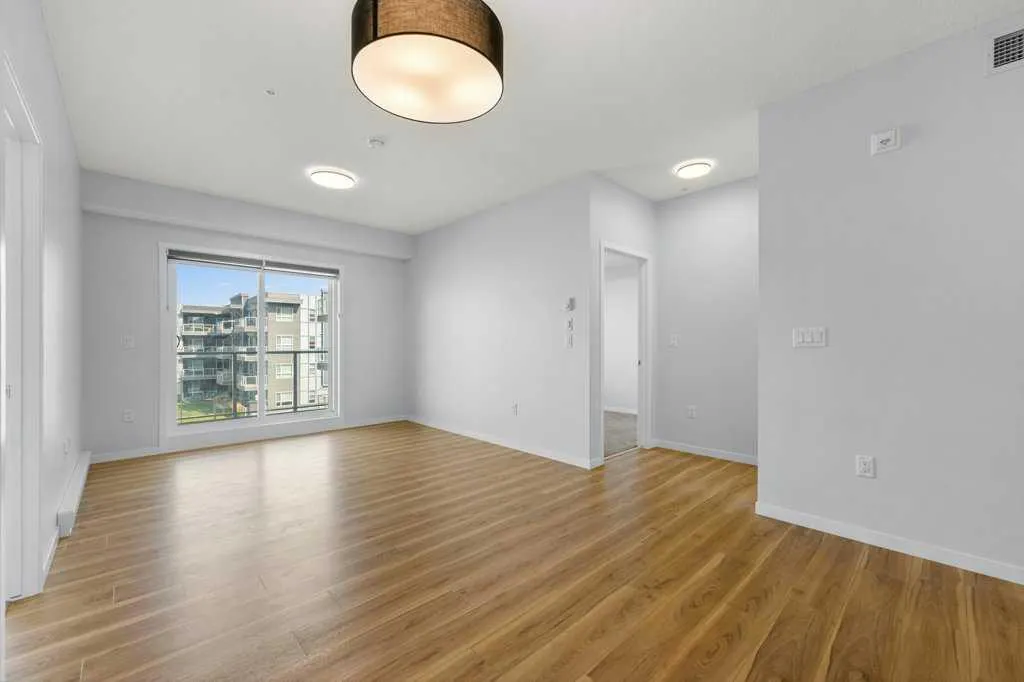 40 Carrington Plaza NW, #320