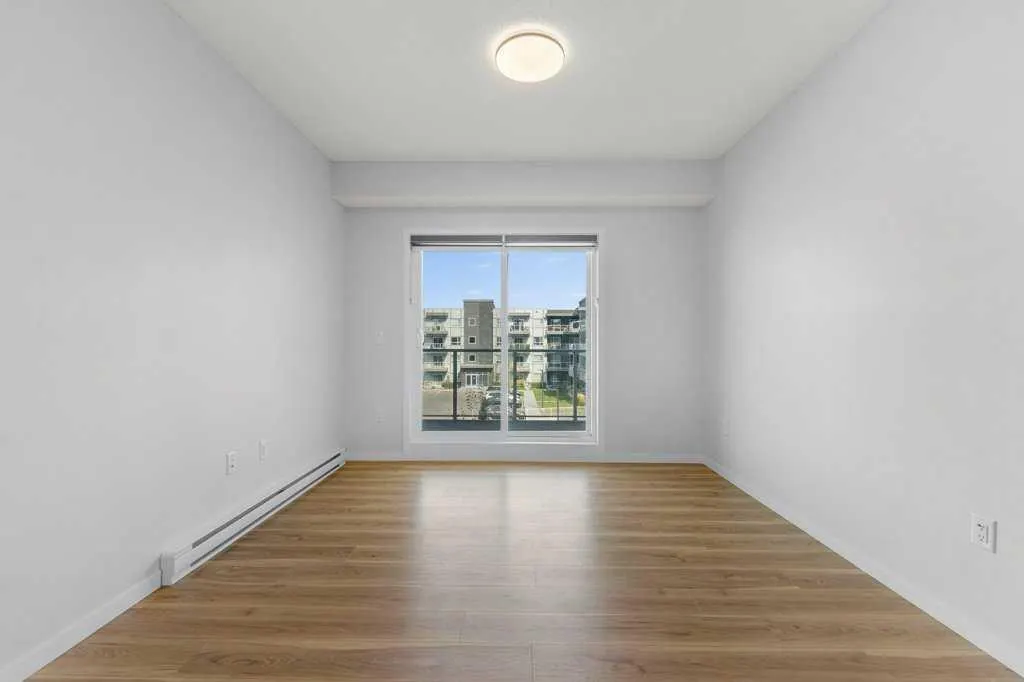 40 Carrington Plaza NW, #320