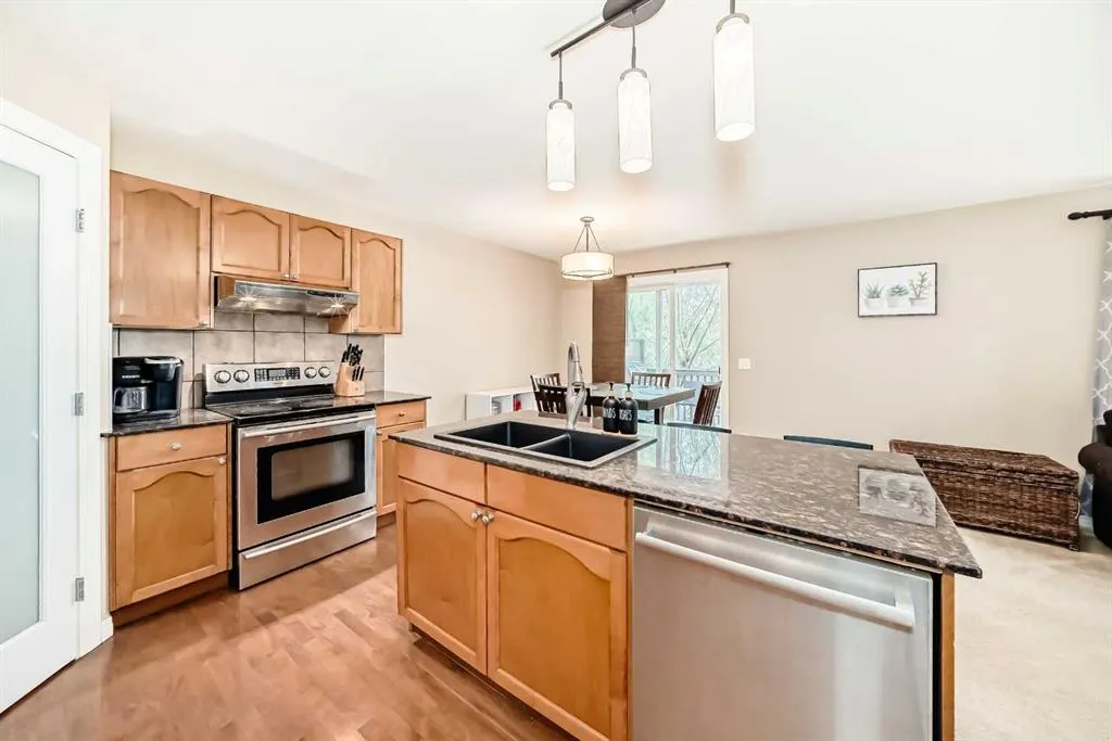 23 Rockyspring Green NW