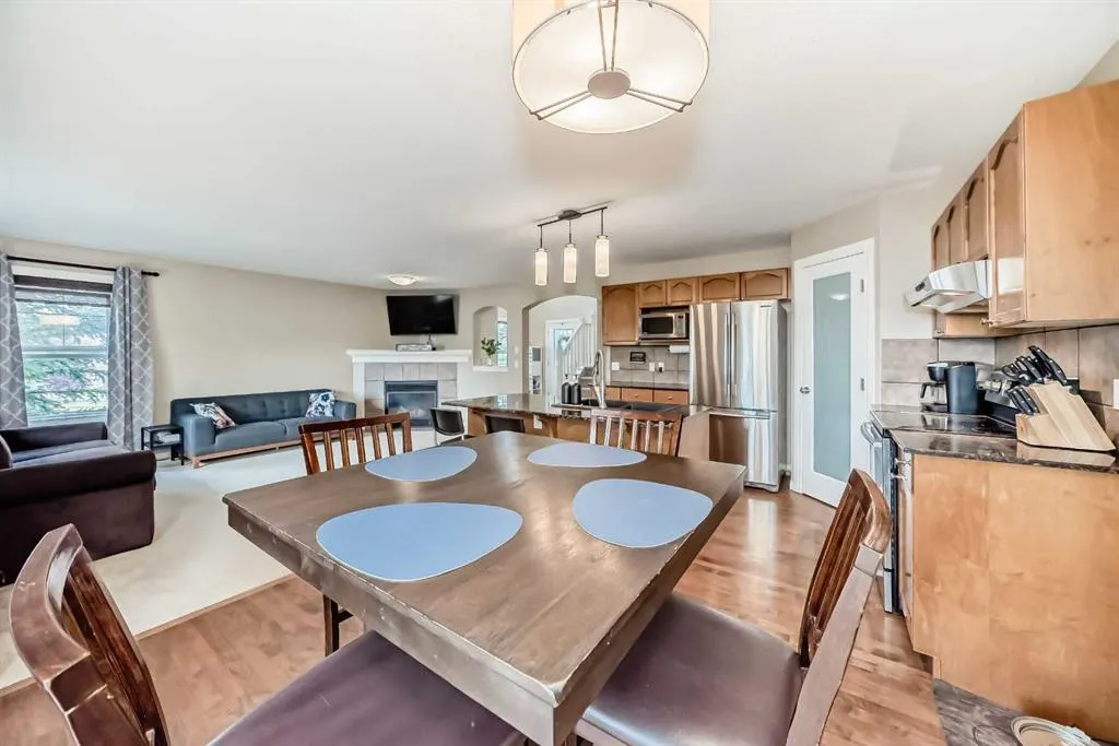 23 Rockyspring Green NW