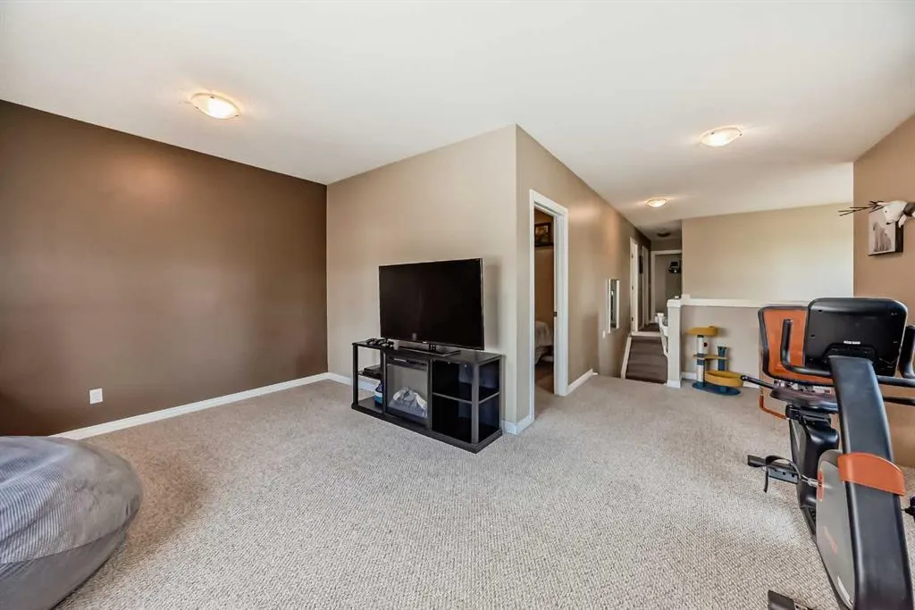 23 Rockyspring Green NW
