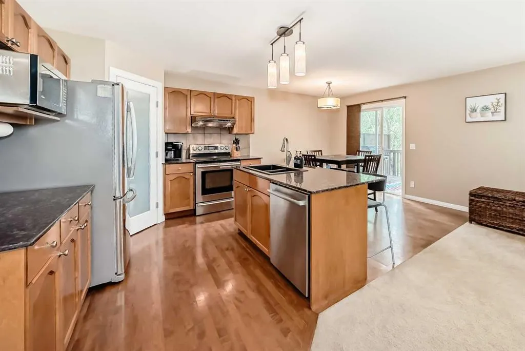 23 Rockyspring Green NW