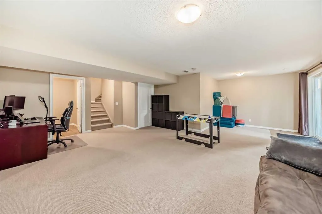 23 Rockyspring Green NW
