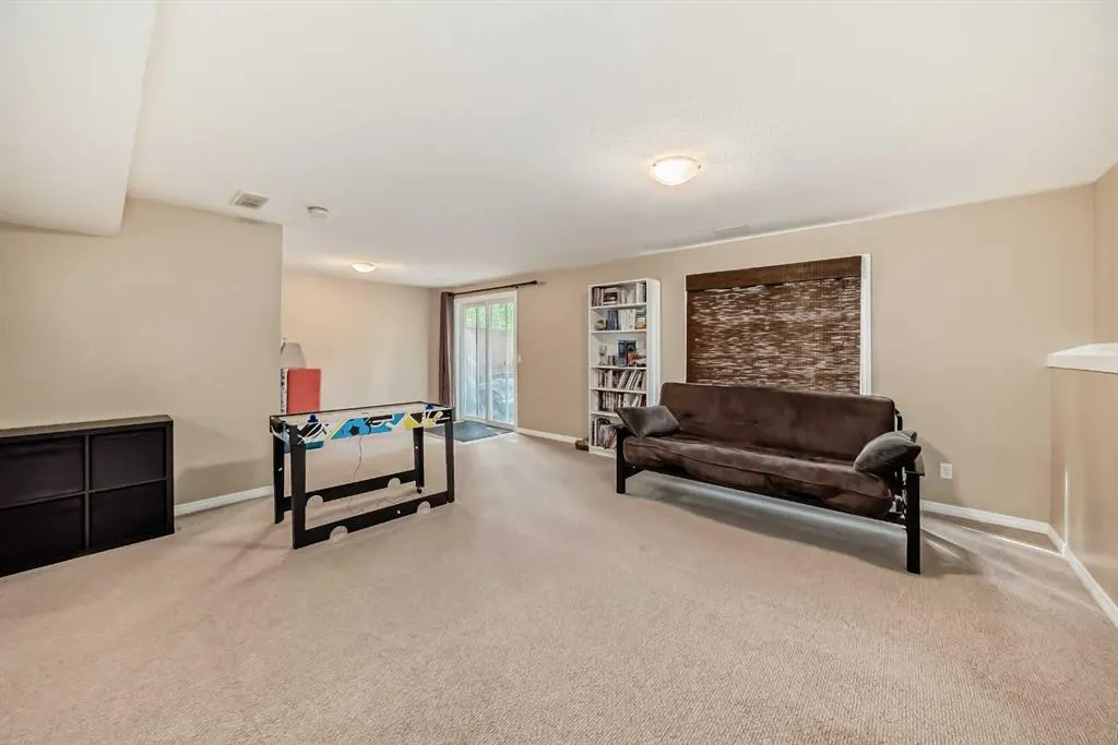 23 Rockyspring Green NW