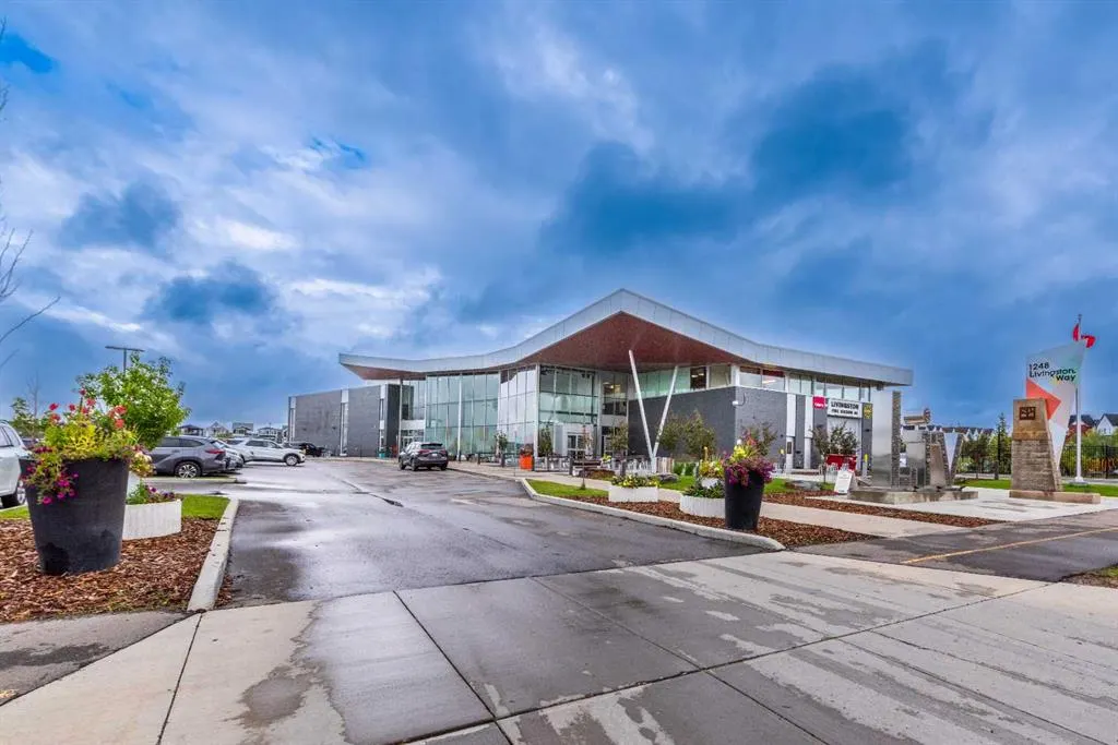 324 Carrington Way NW