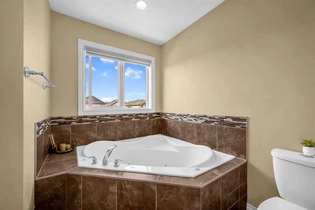 217 Taralake Manor NE