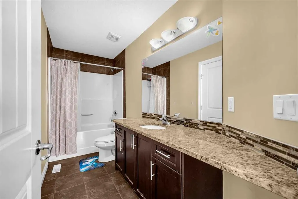 217 Taralake Manor NE