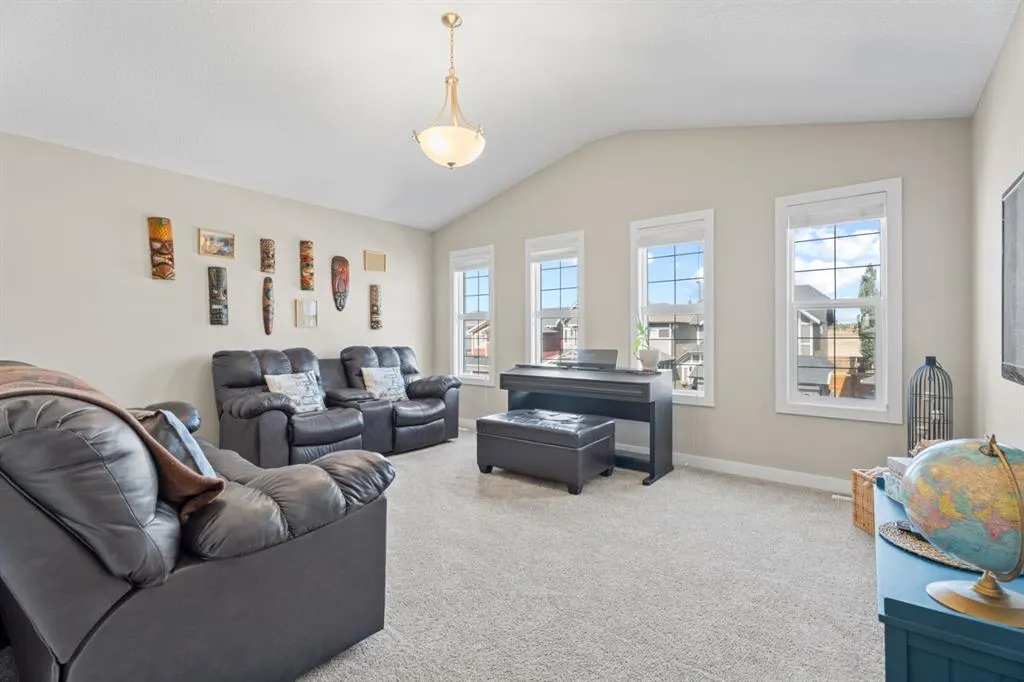 106 Mount Rae Heights