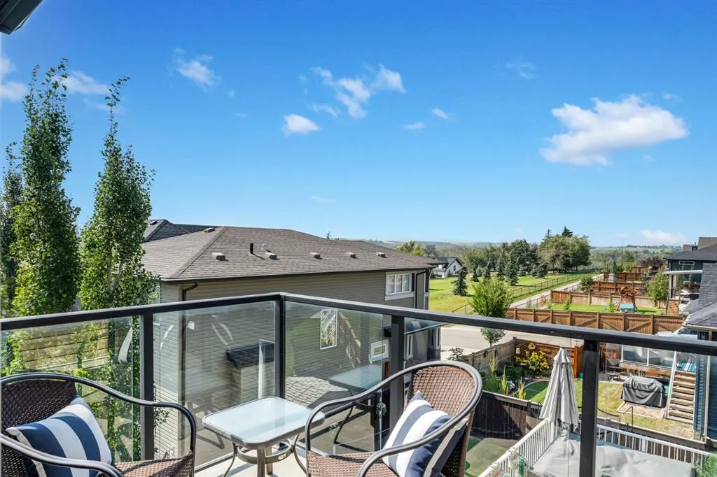 106 Mount Rae Heights
