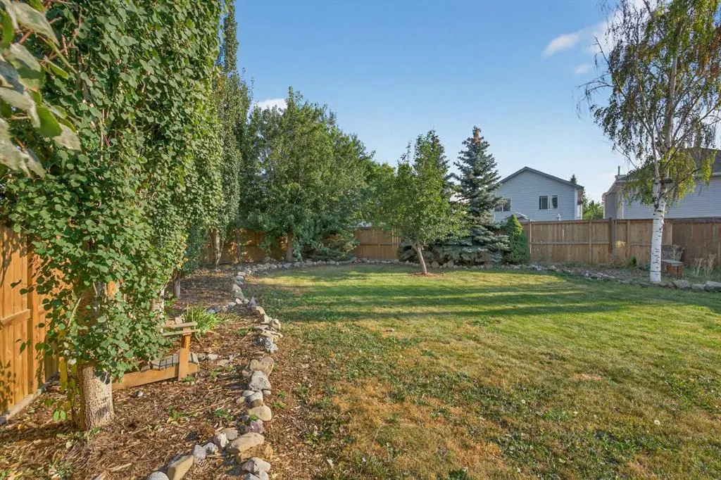 47 Mt Apex Crescent SE