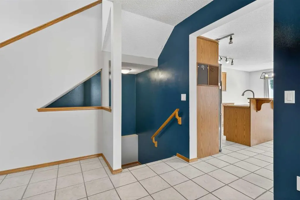 47 Mt Apex Crescent SE