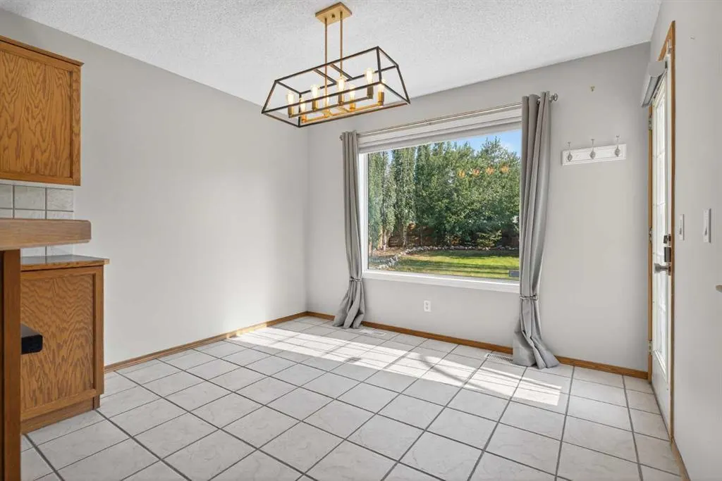 47 Mt Apex Crescent SE