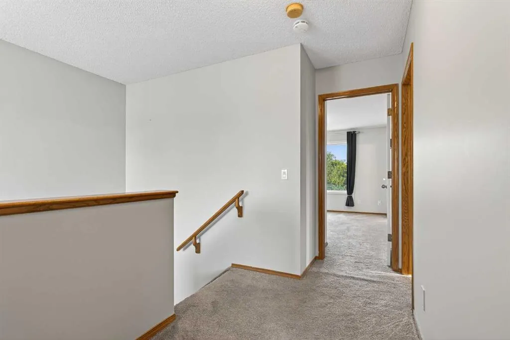 47 Mt Apex Crescent SE