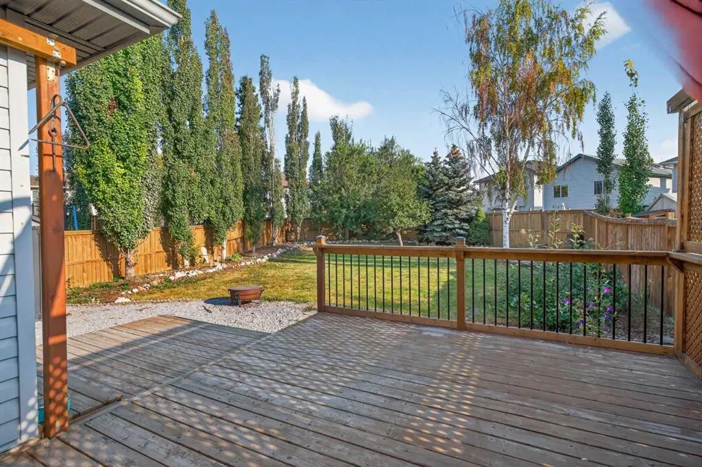 47 Mt Apex Crescent SE