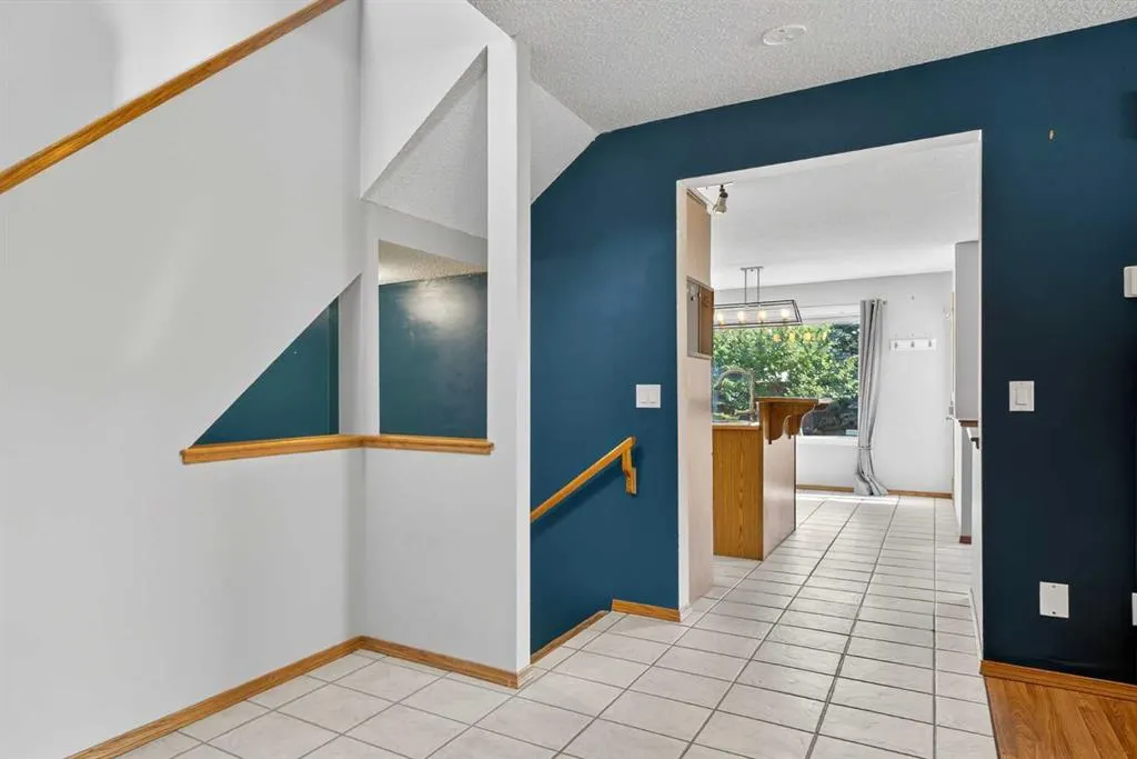 47 Mt Apex Crescent SE
