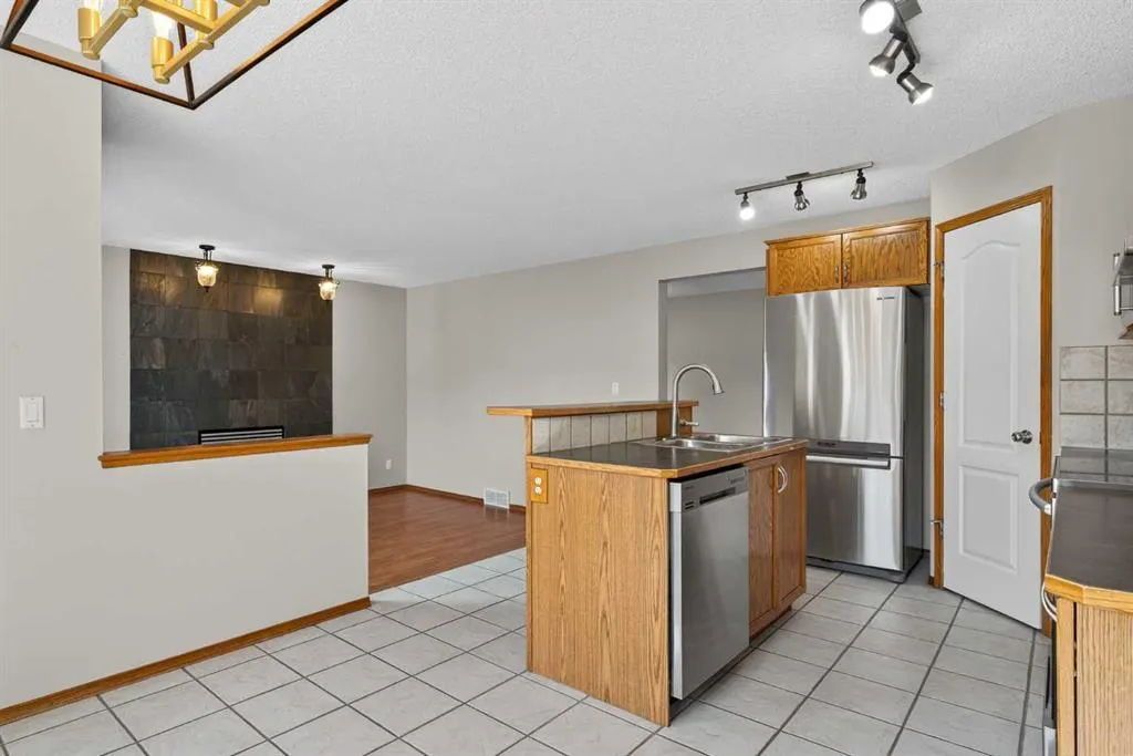 47 Mt Apex Crescent SE