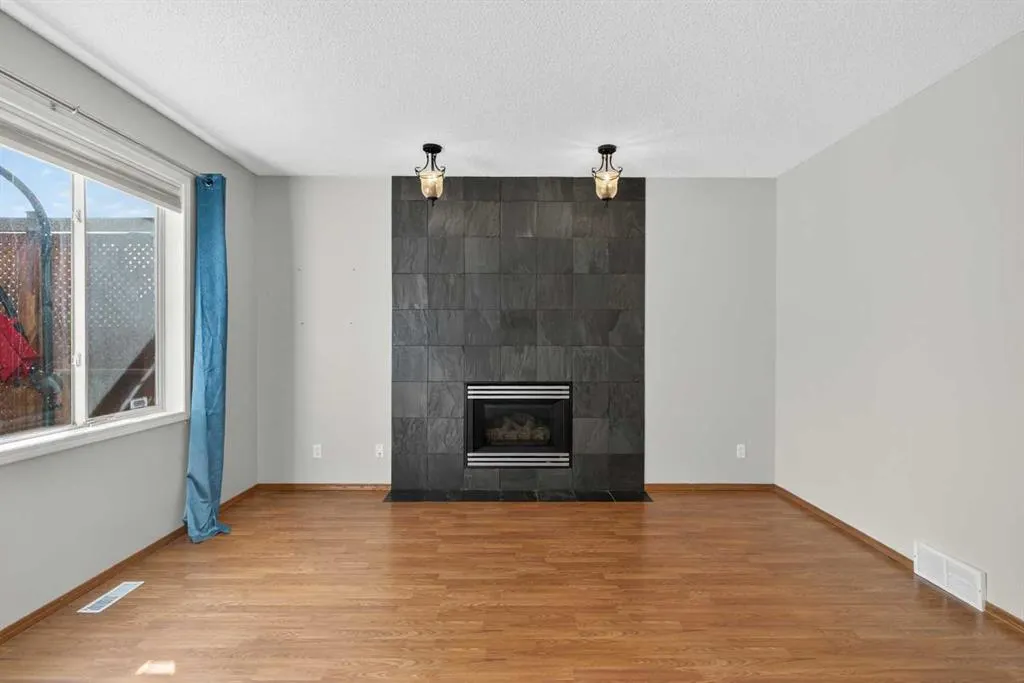 47 Mt Apex Crescent SE