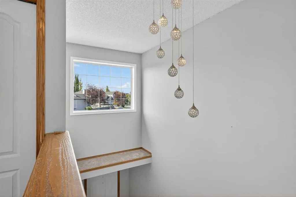 47 Mt Apex Crescent SE