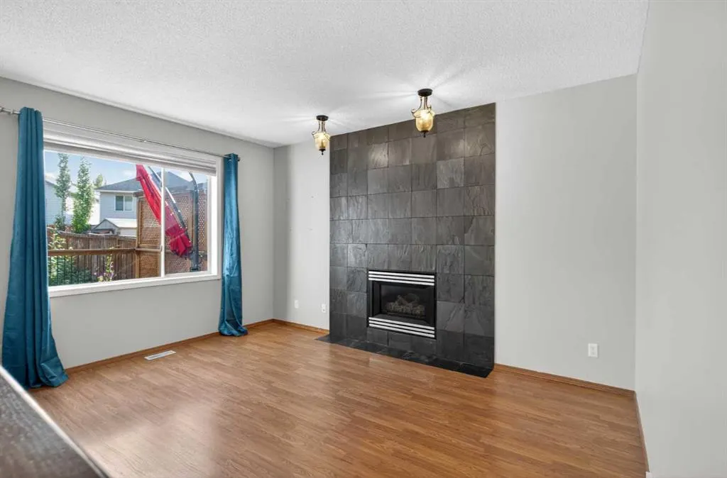 47 Mt Apex Crescent SE