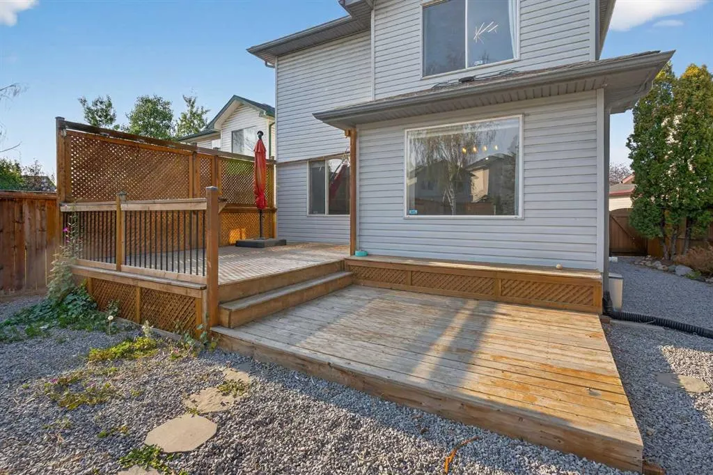 47 Mt Apex Crescent SE