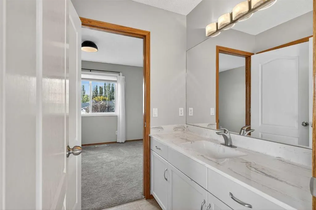 47 Mt Apex Crescent SE