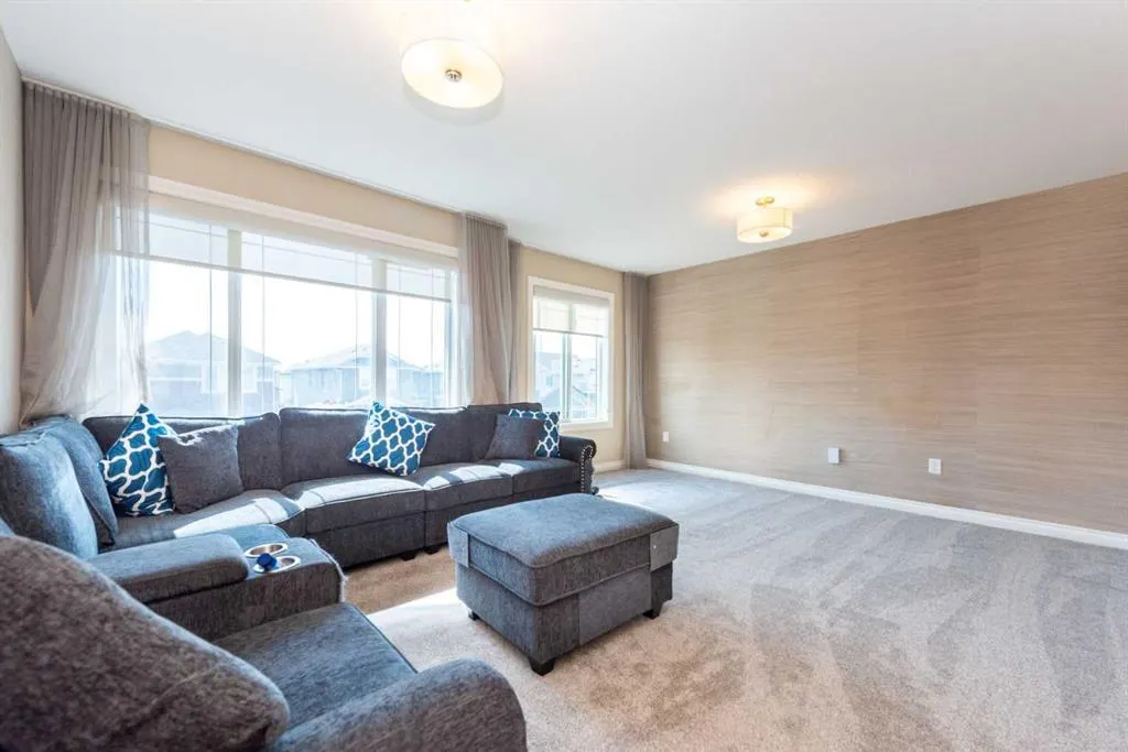 287 Baywater Way SW