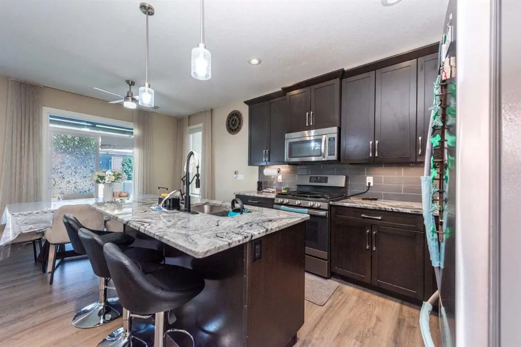 287 Baywater Way SW