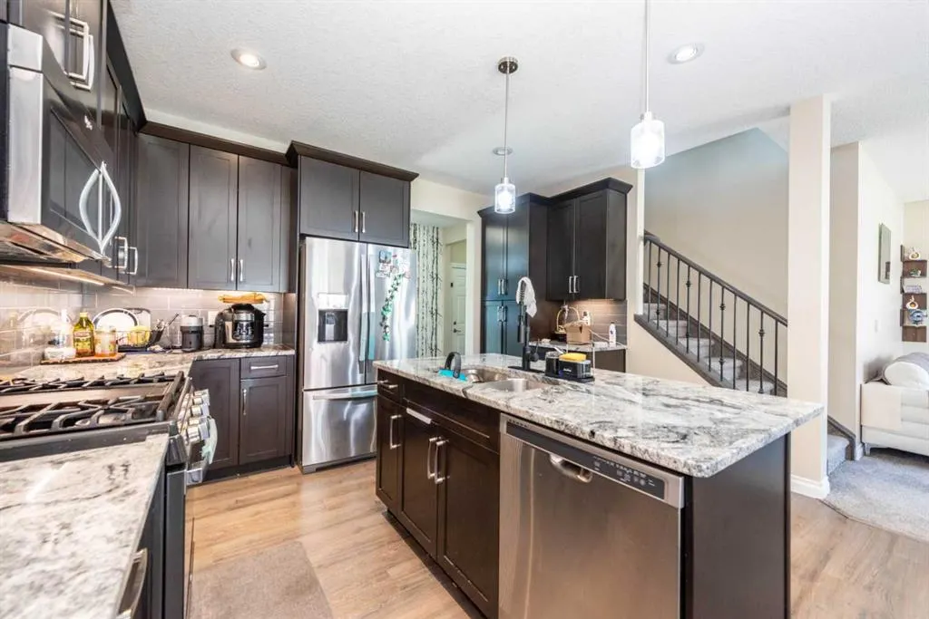 287 Baywater Way SW
