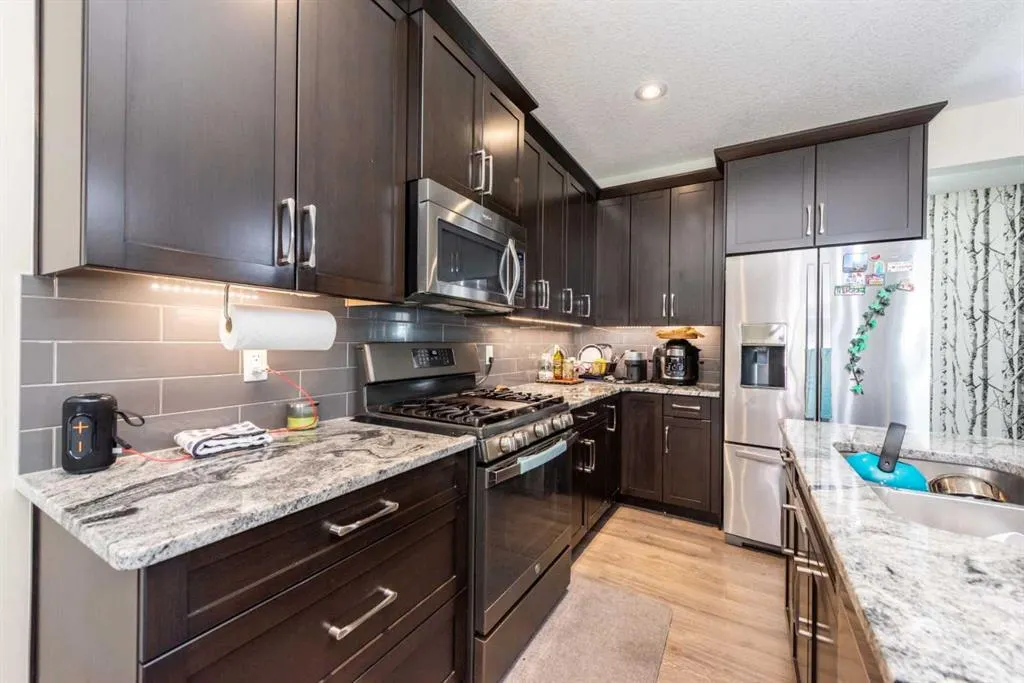 287 Baywater Way SW