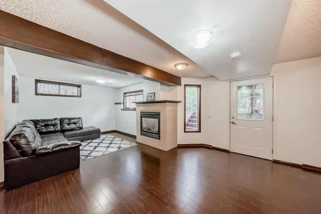 19 Bridlewood Road SW