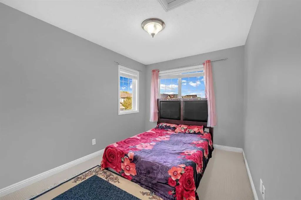 2407 Kingsland View SE