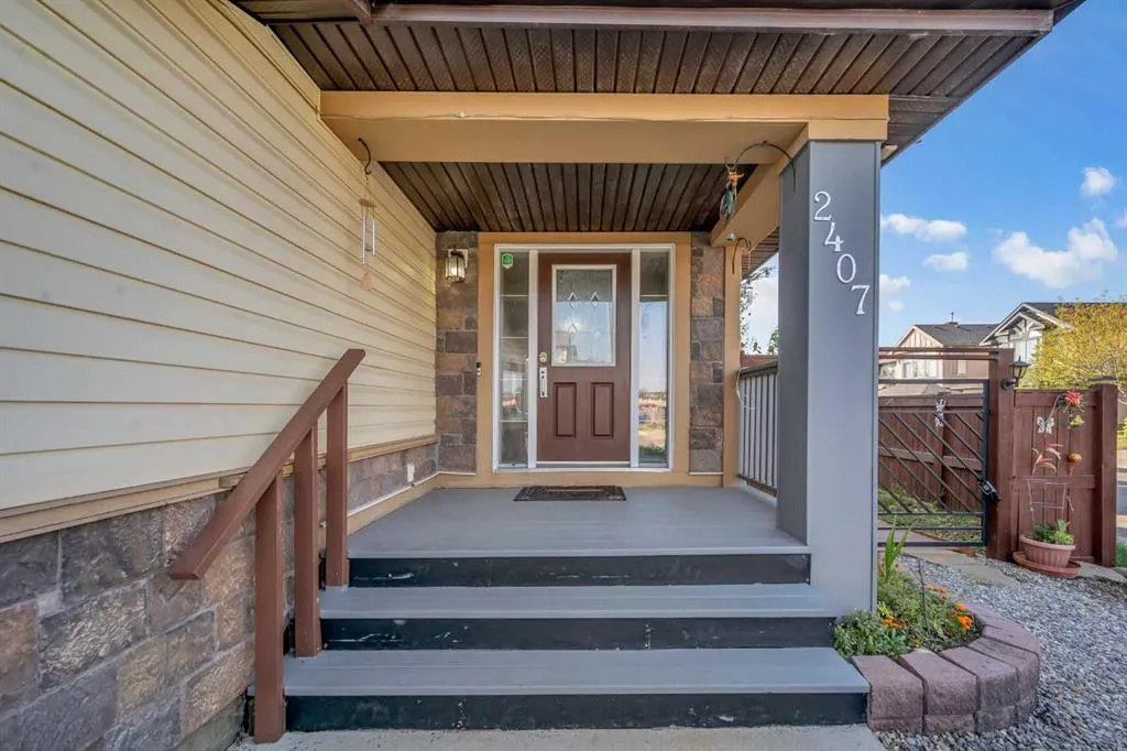 2407 Kingsland View SE