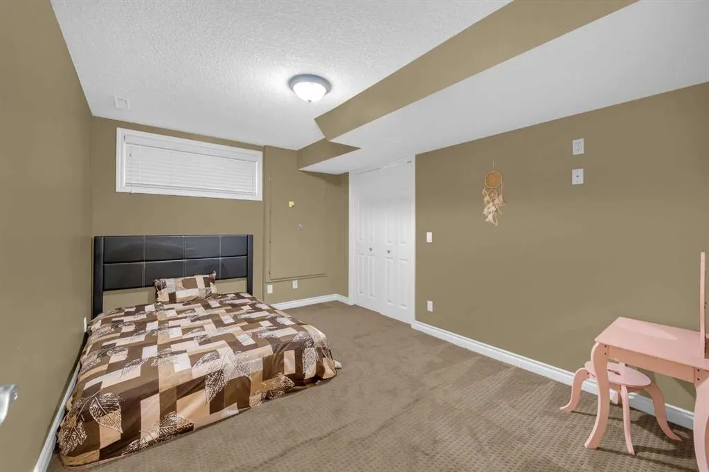2407 Kingsland View SE