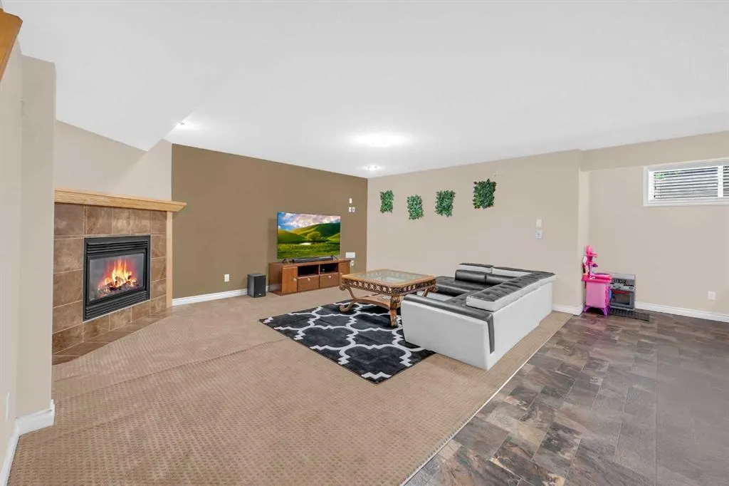 2407 Kingsland View SE