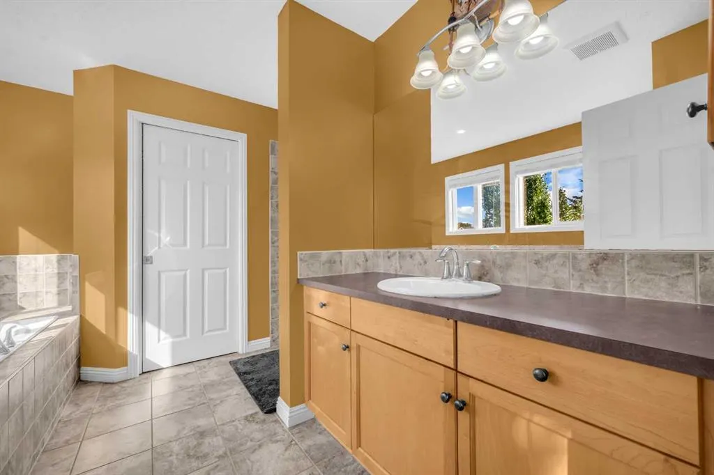 2407 Kingsland View SE