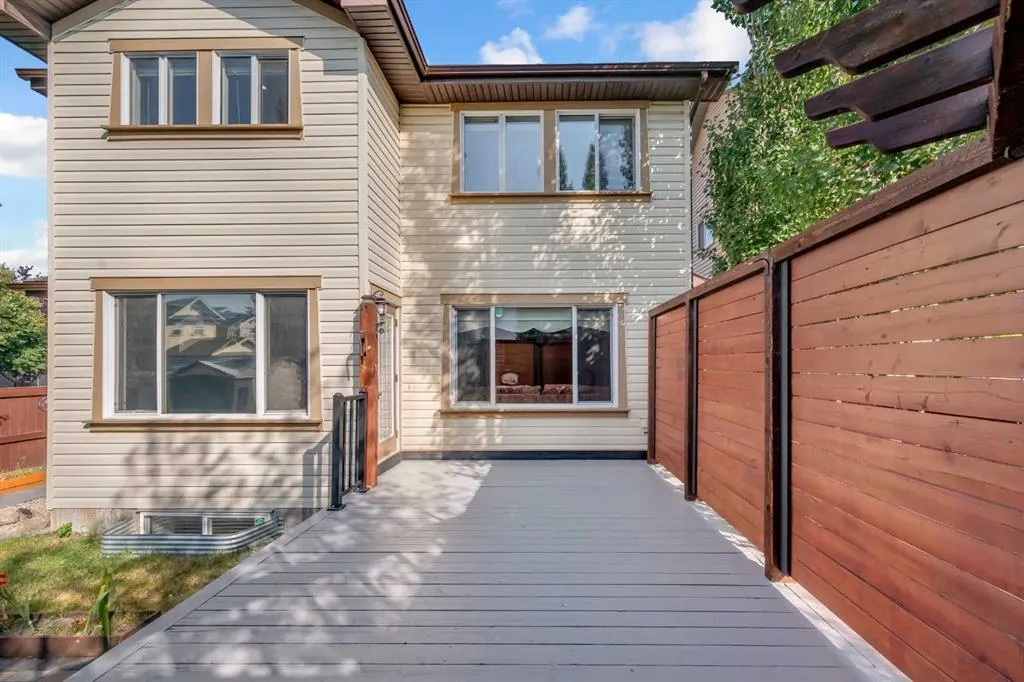 2407 Kingsland View SE