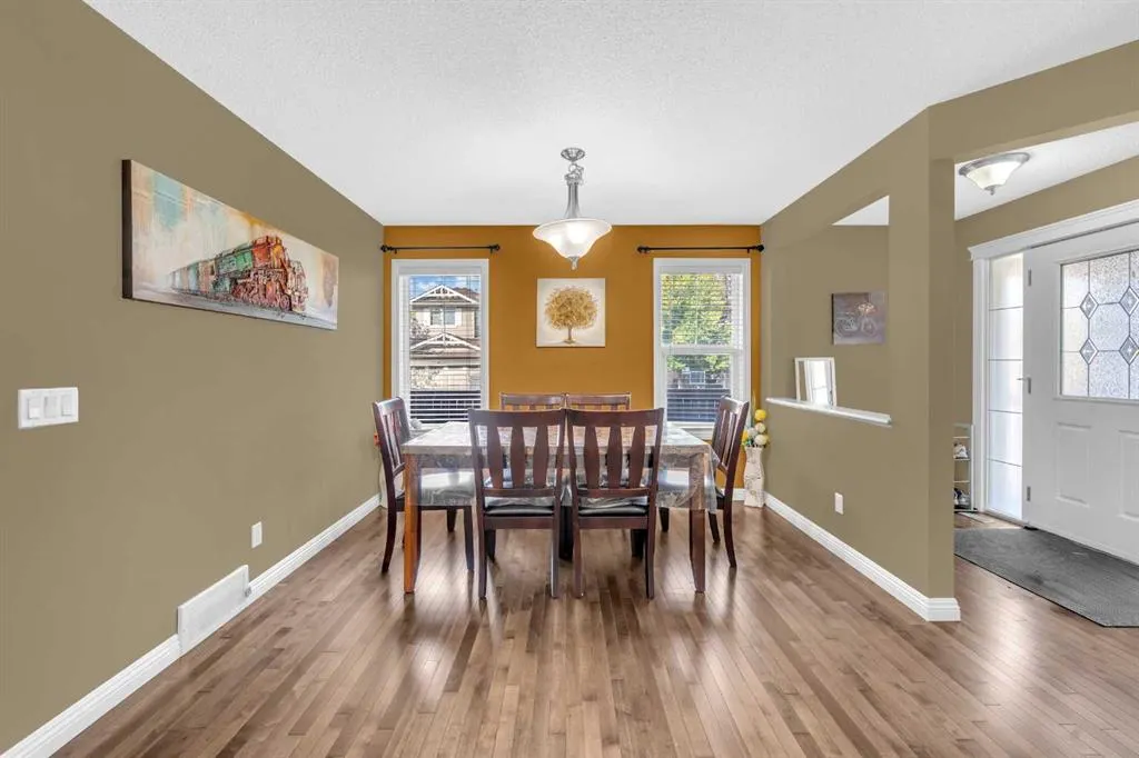 2407 Kingsland View SE