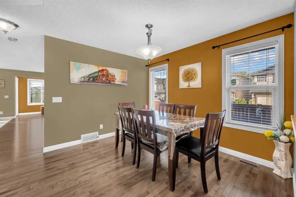 2407 Kingsland View SE