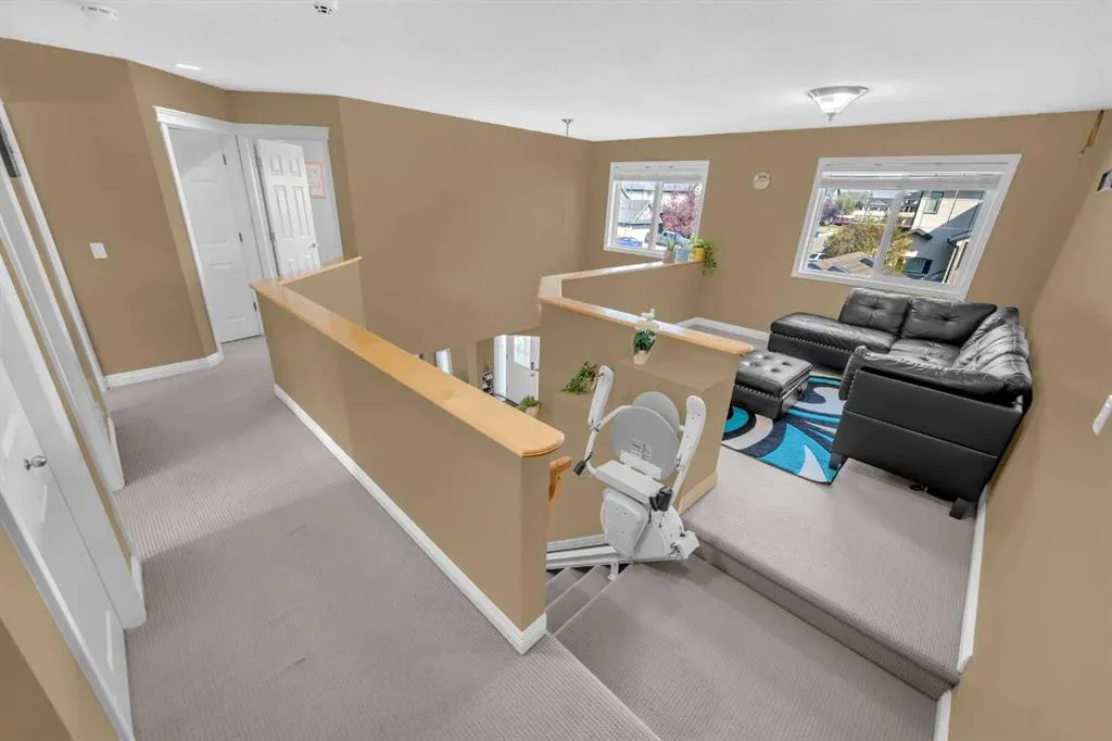 2407 Kingsland View SE