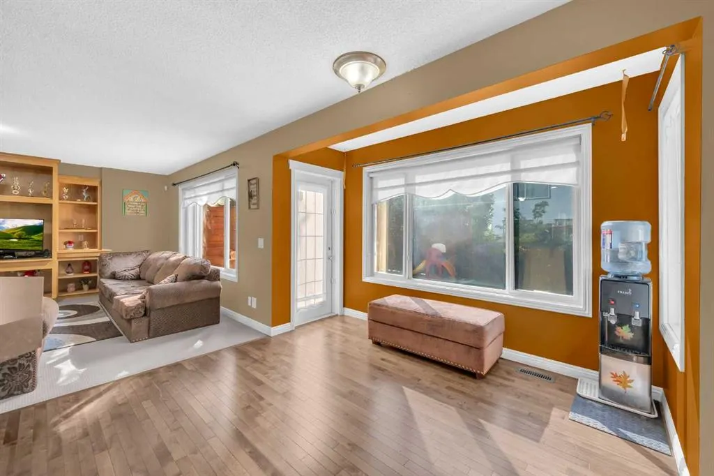2407 Kingsland View SE