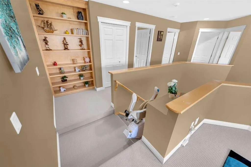2407 Kingsland View SE