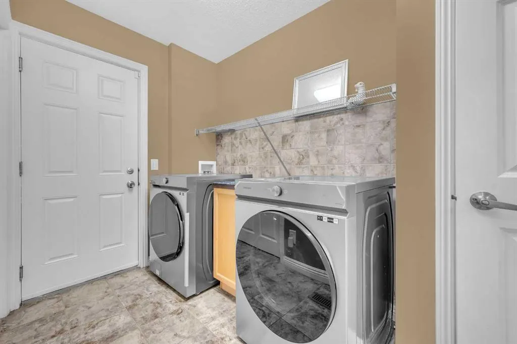 2407 Kingsland View SE