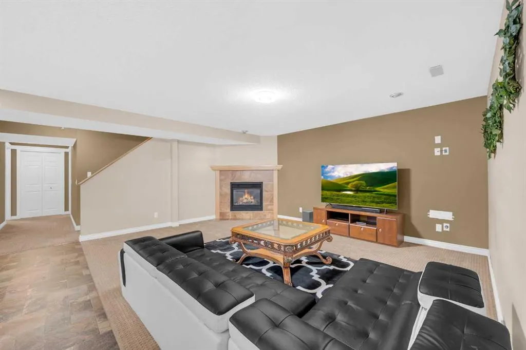2407 Kingsland View SE