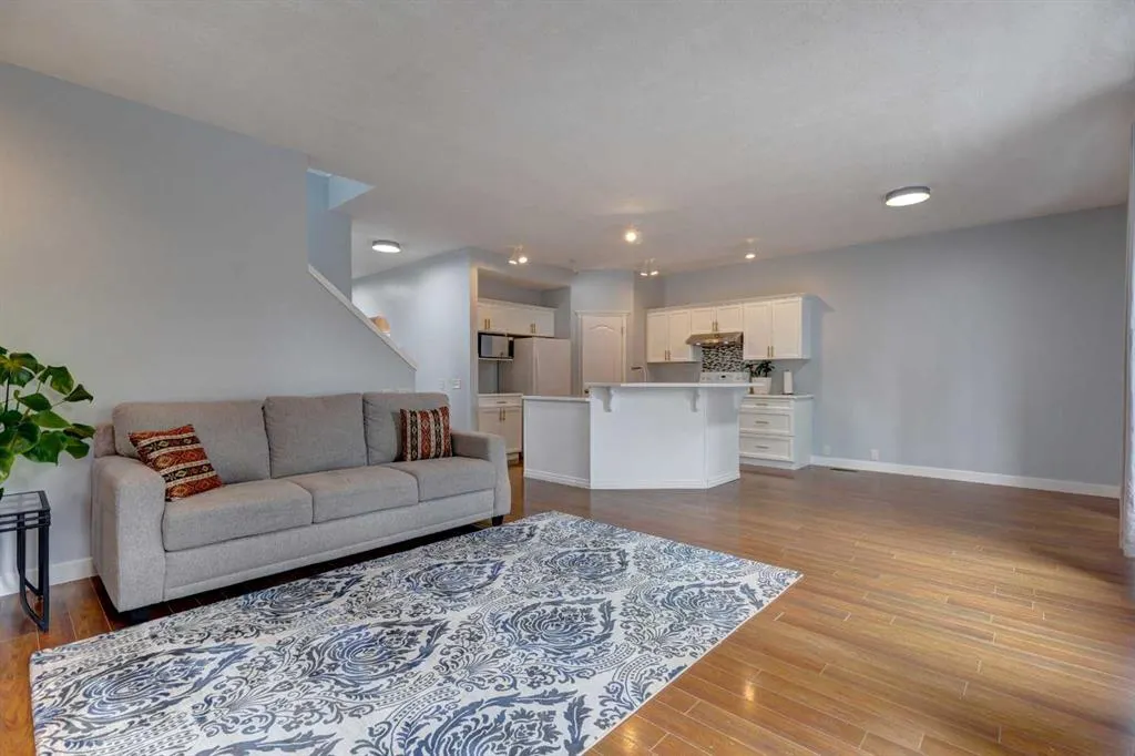 162 Prestwick Landing SE