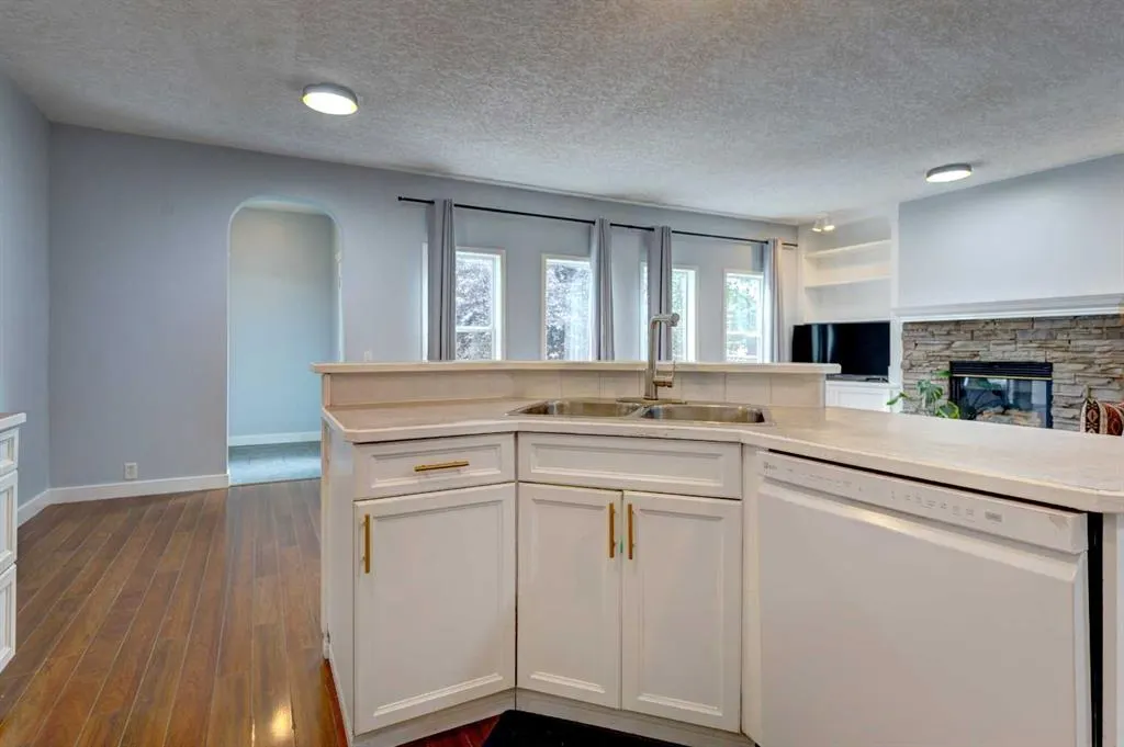 162 Prestwick Landing SE
